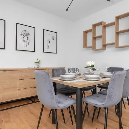 Elegant In With Sauna, Gym And Parking By Renters