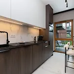 Prestige Elegant In With Sauna, Gym And Parking By Renters *