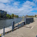Prestige Elegant In With Sauna, Gym And Parking By Renters *