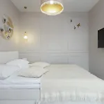 Prestige Elegant In With Sauna, Gym And Parking By Renters