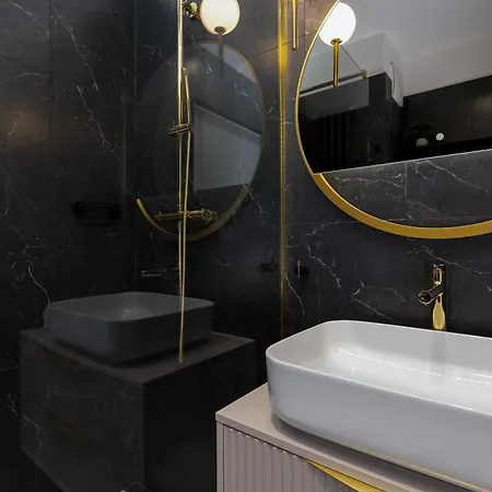 Prestige Elegant In With Sauna, Gym And Parking By Renters * Danzig