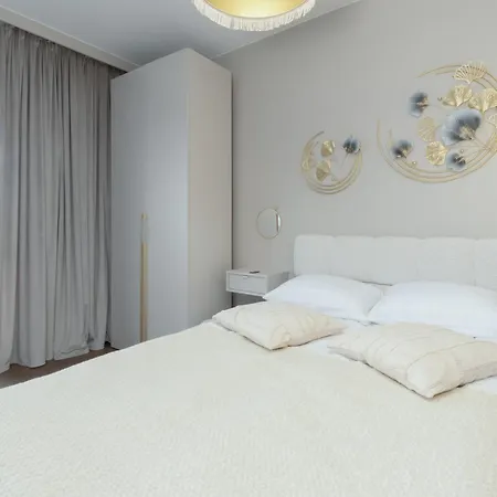 Apartament Elegant In With Sauna, Gym And Parking By Renters *