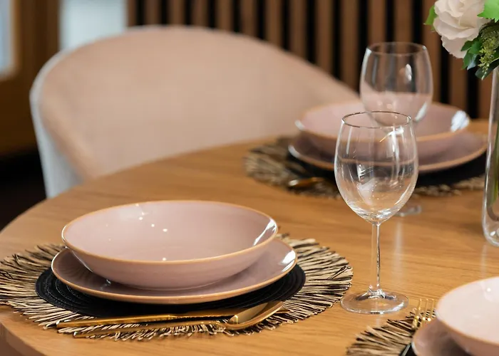 Prestige Elegant In With Sauna, Gym And Parking By Renters *