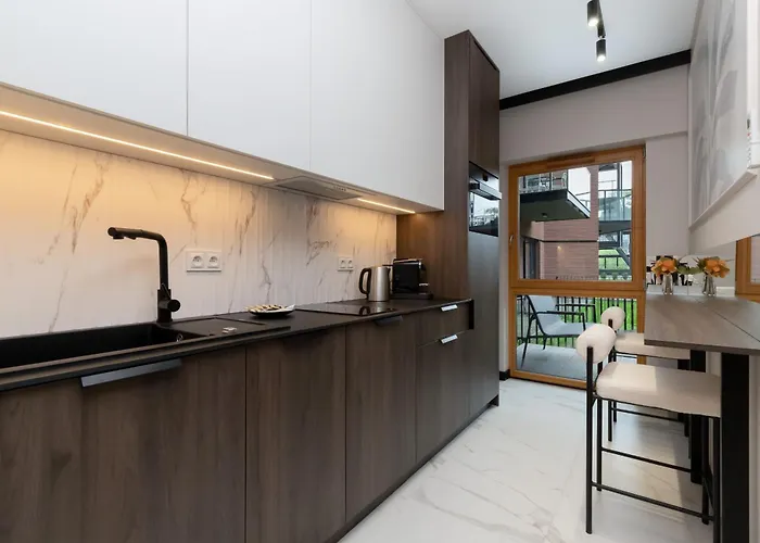 Prestige Elegant In With Sauna, Gym And Parking By Renters *