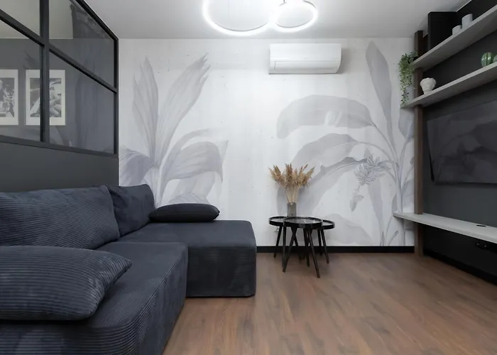 Prestige Elegant In With Sauna, Gym And Parking By Renters Apartment